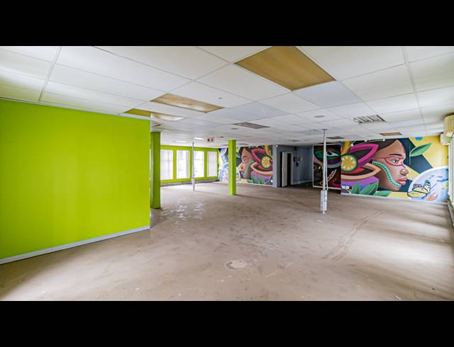 2,489M² OFFICE FOR SALE IN FERNDALE